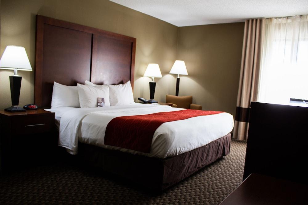 Hotel Clarion Pointe Research Triangle Park Durham Exterior foto