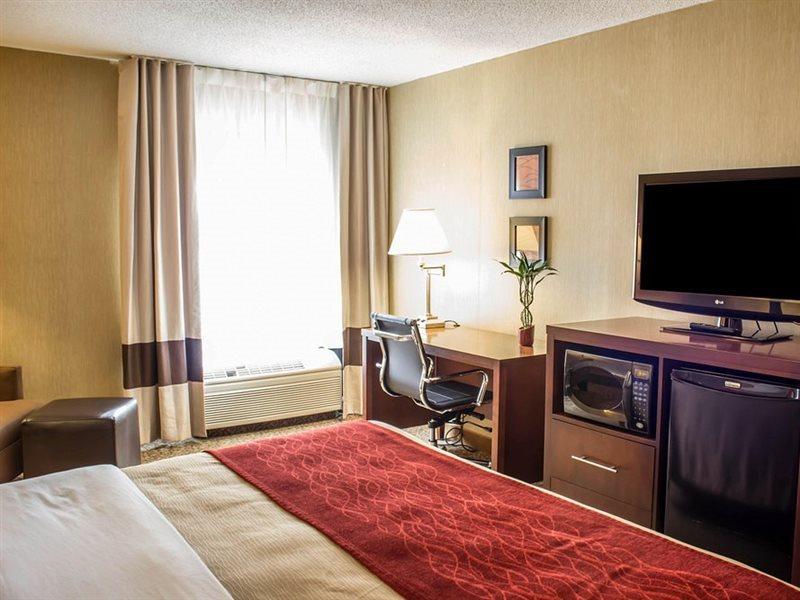 Hotel Clarion Pointe Research Triangle Park Durham Exterior foto