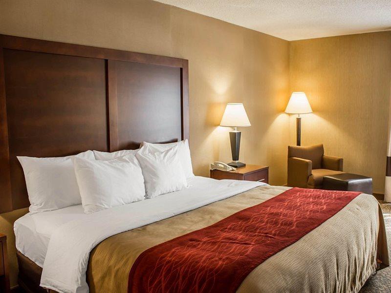 Hotel Clarion Pointe Research Triangle Park Durham Exterior foto