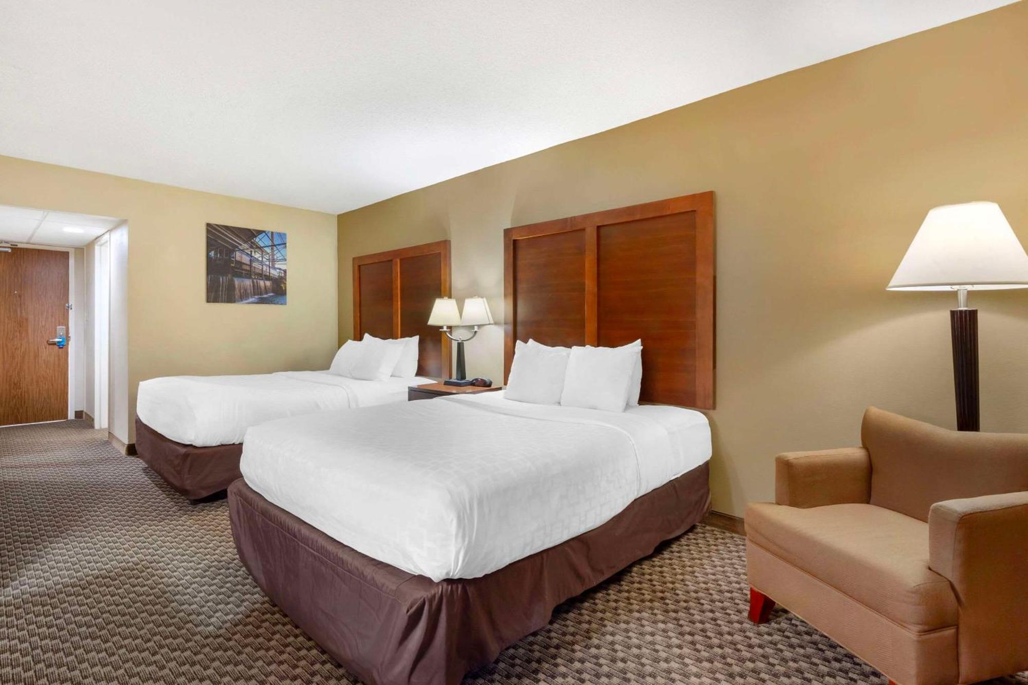 Hotel Clarion Pointe Research Triangle Park Durham Exterior foto