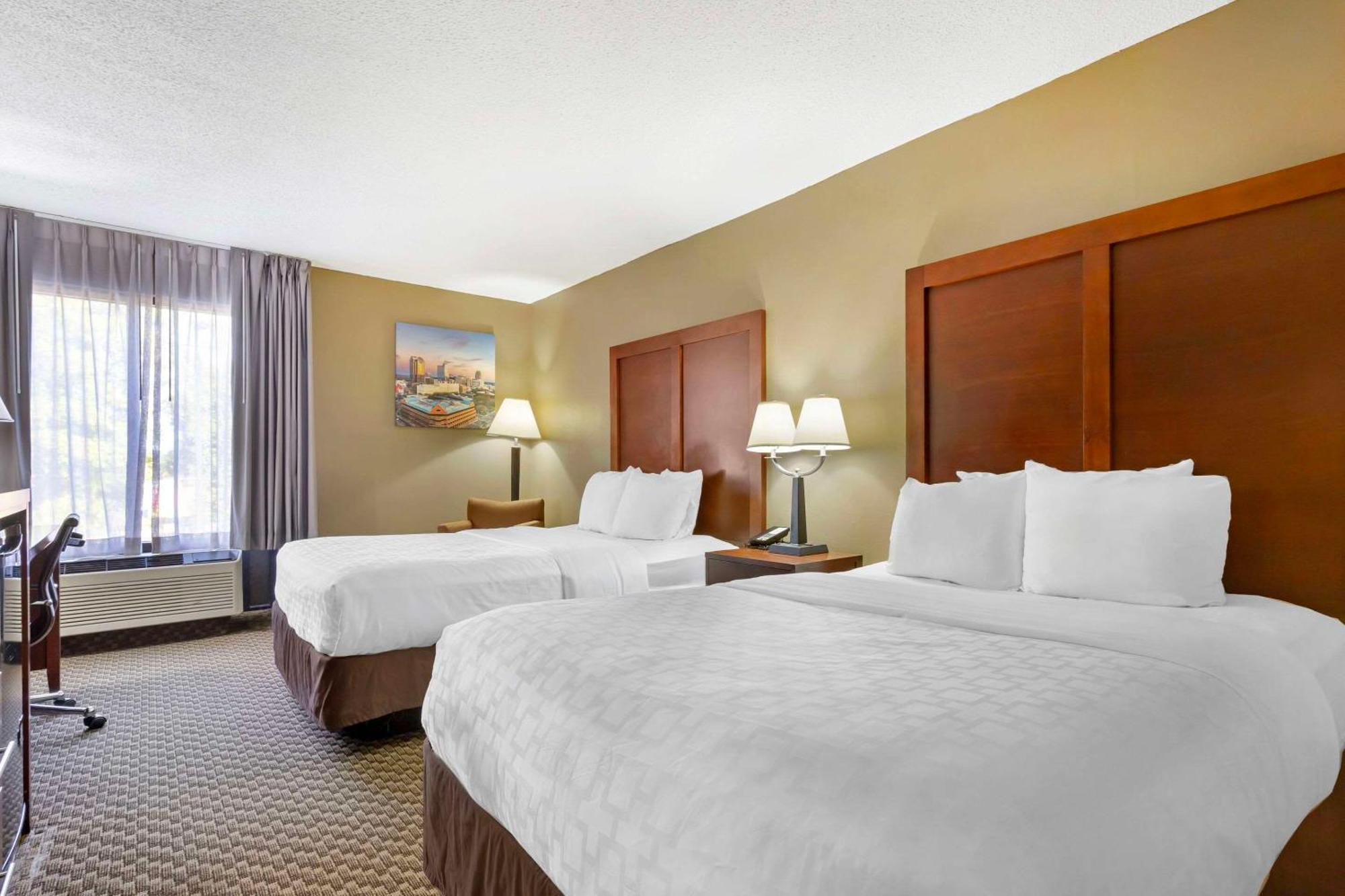 Hotel Clarion Pointe Research Triangle Park Durham Exterior foto