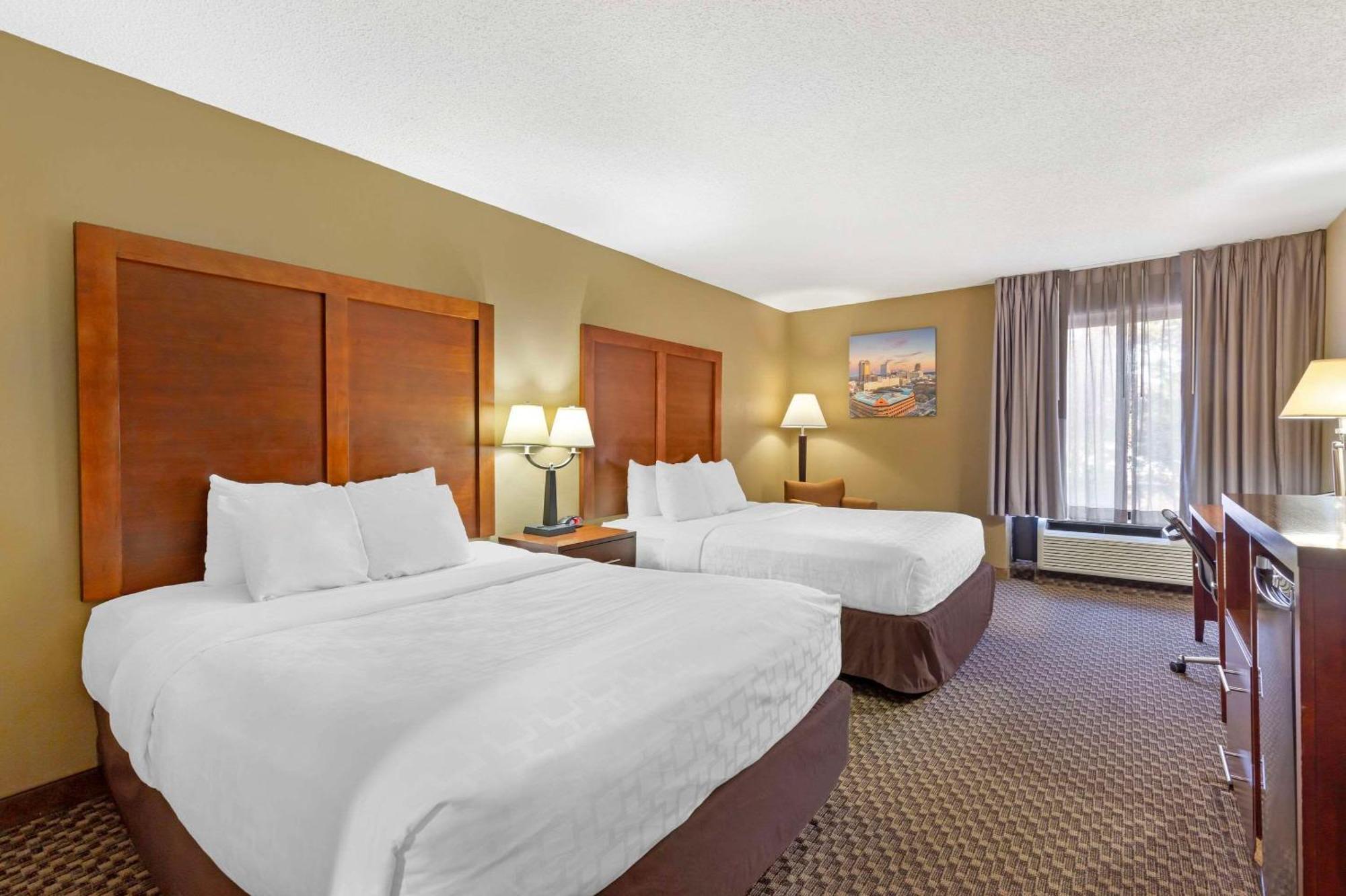 Hotel Clarion Pointe Research Triangle Park Durham Exterior foto