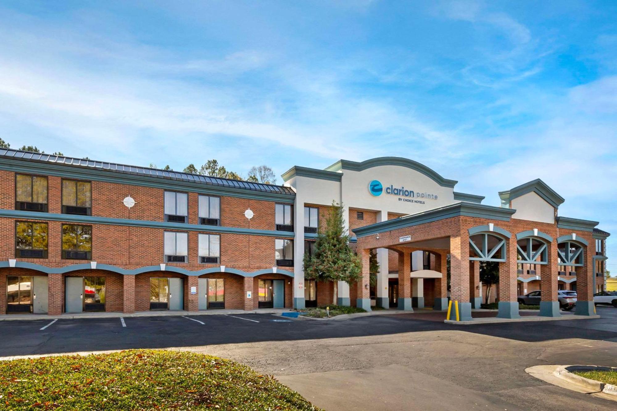 Hotel Clarion Pointe Research Triangle Park Durham Exterior foto