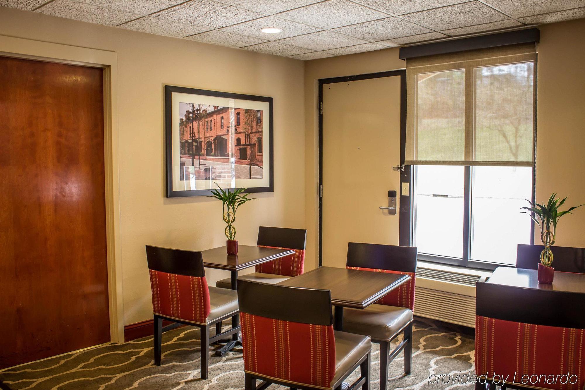Hotel Clarion Pointe Research Triangle Park Durham Exterior foto